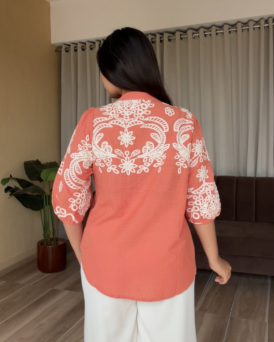 China Collar Balloon Sleeve Embroidered Shirt