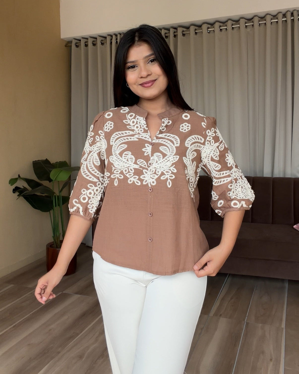 China Collar Balloon Sleeve Embroidered Shirt