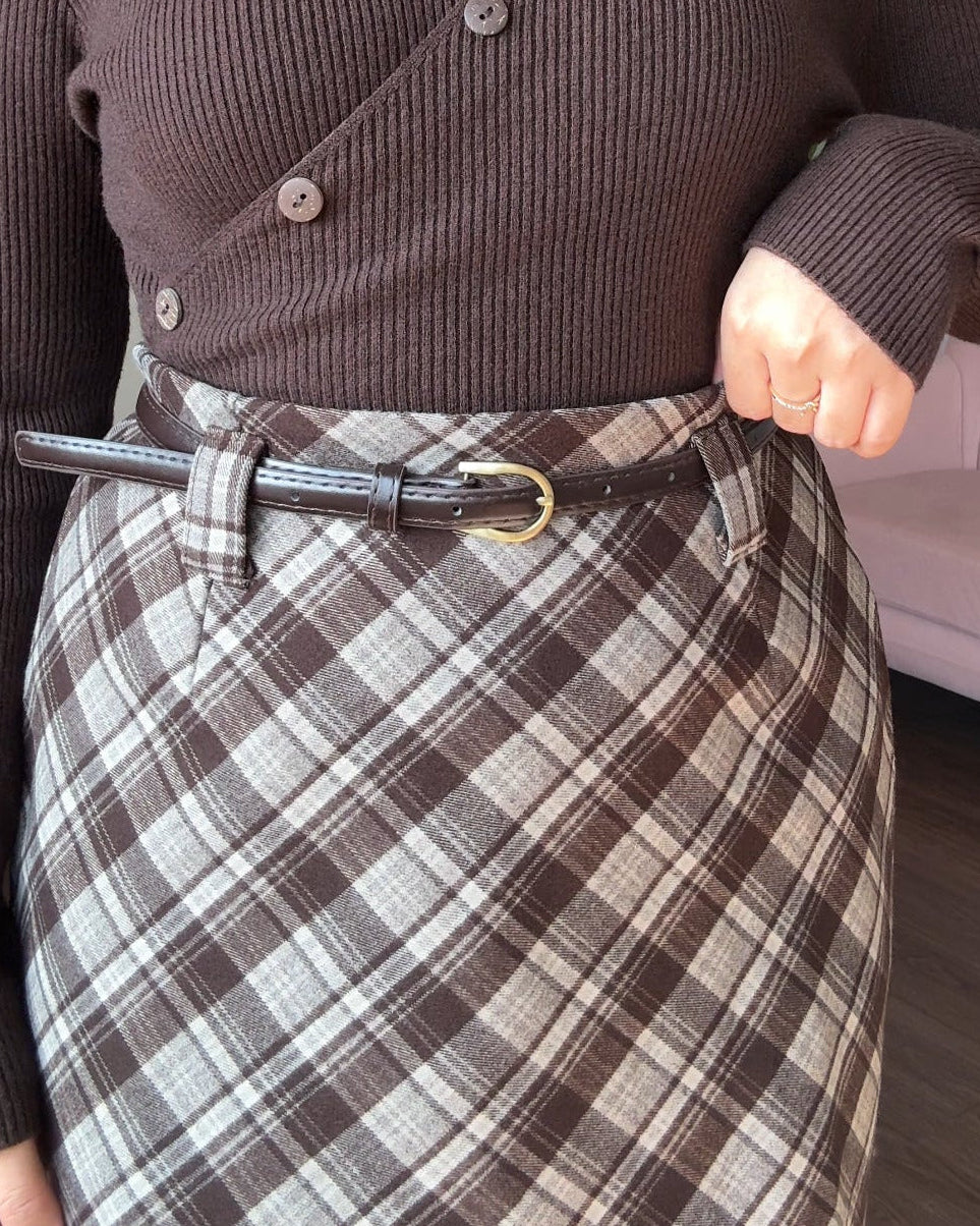 Brown Checks Woollen Mini Skirt & V Neck Sweater Top with Belt