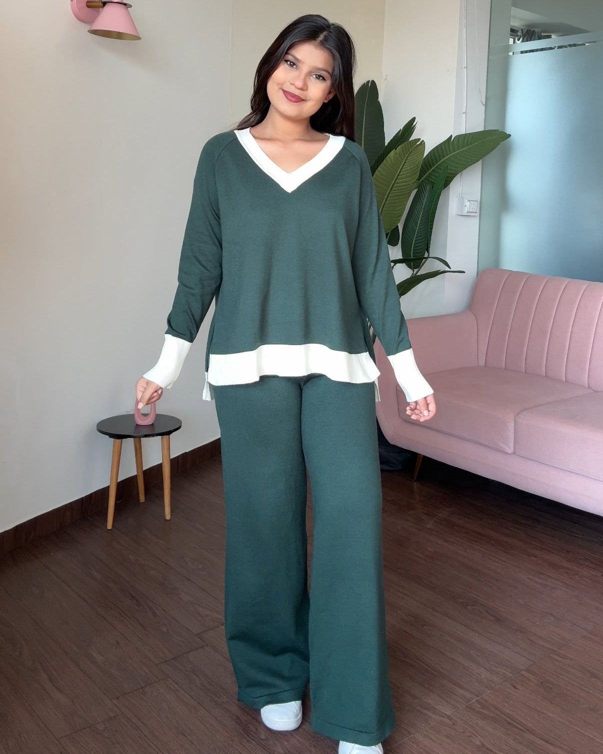 V-Neck Contrast Collar Knitted Winter Co-ord Set