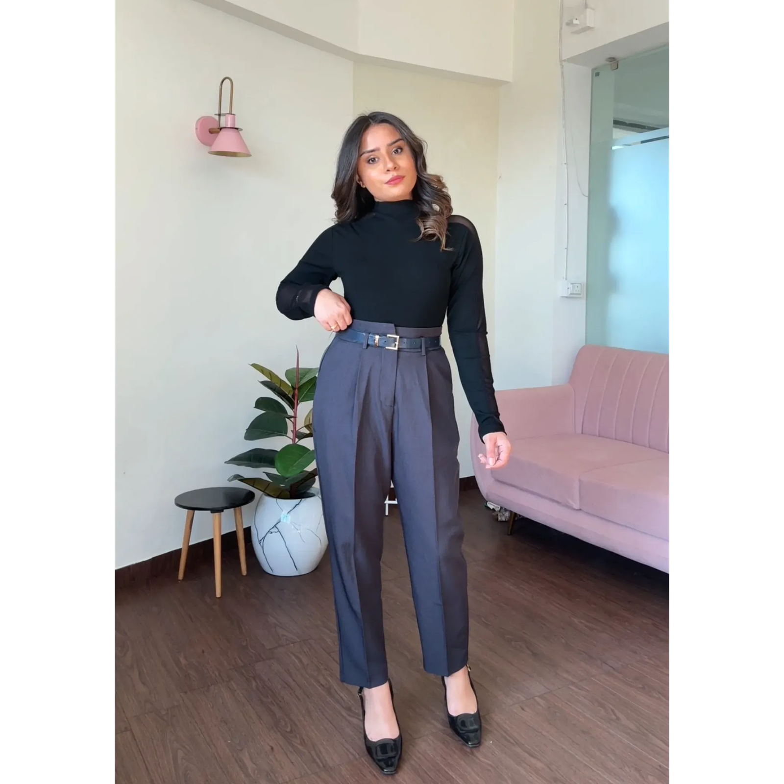 Solid Pleated Tapered Pants With Belt