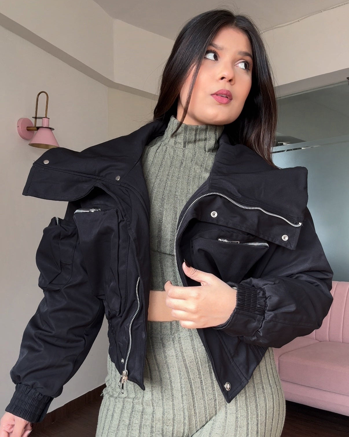 Cropped Zipper Detailing Puffer Jacket