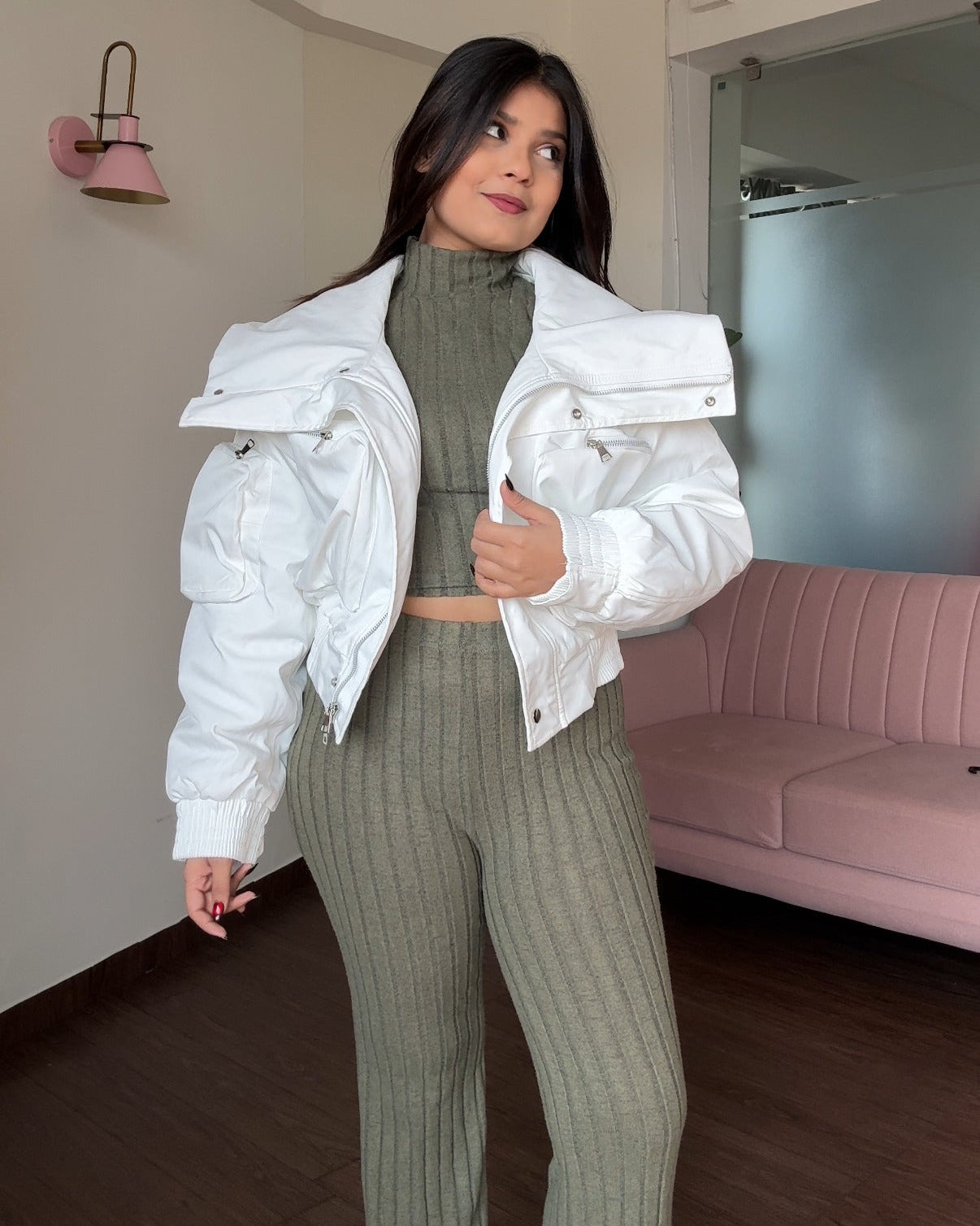 Cropped Zipper Detailing Puffer Jacket