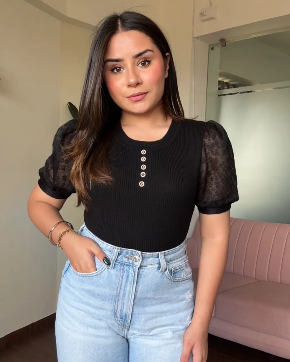 Lacy Ribbed Puff Sleeves Top