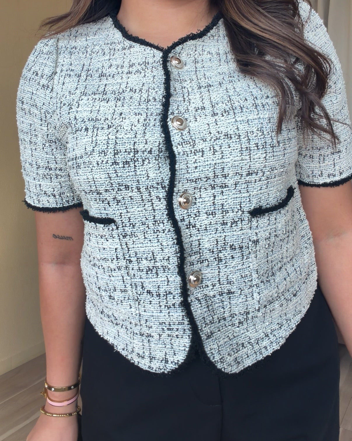 Textured Cut Sleeve Vest Detailing Top