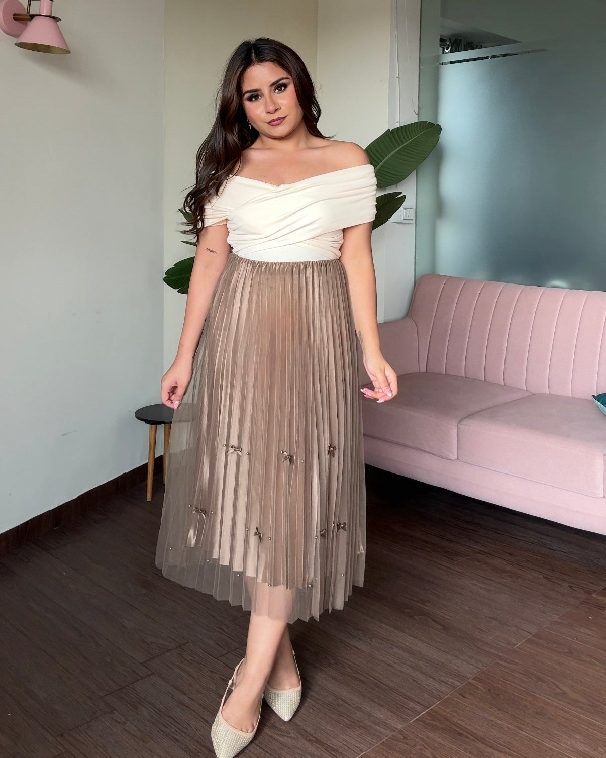 Netted Pleated Bow And Pearl Detailing Flared Midi Skirt