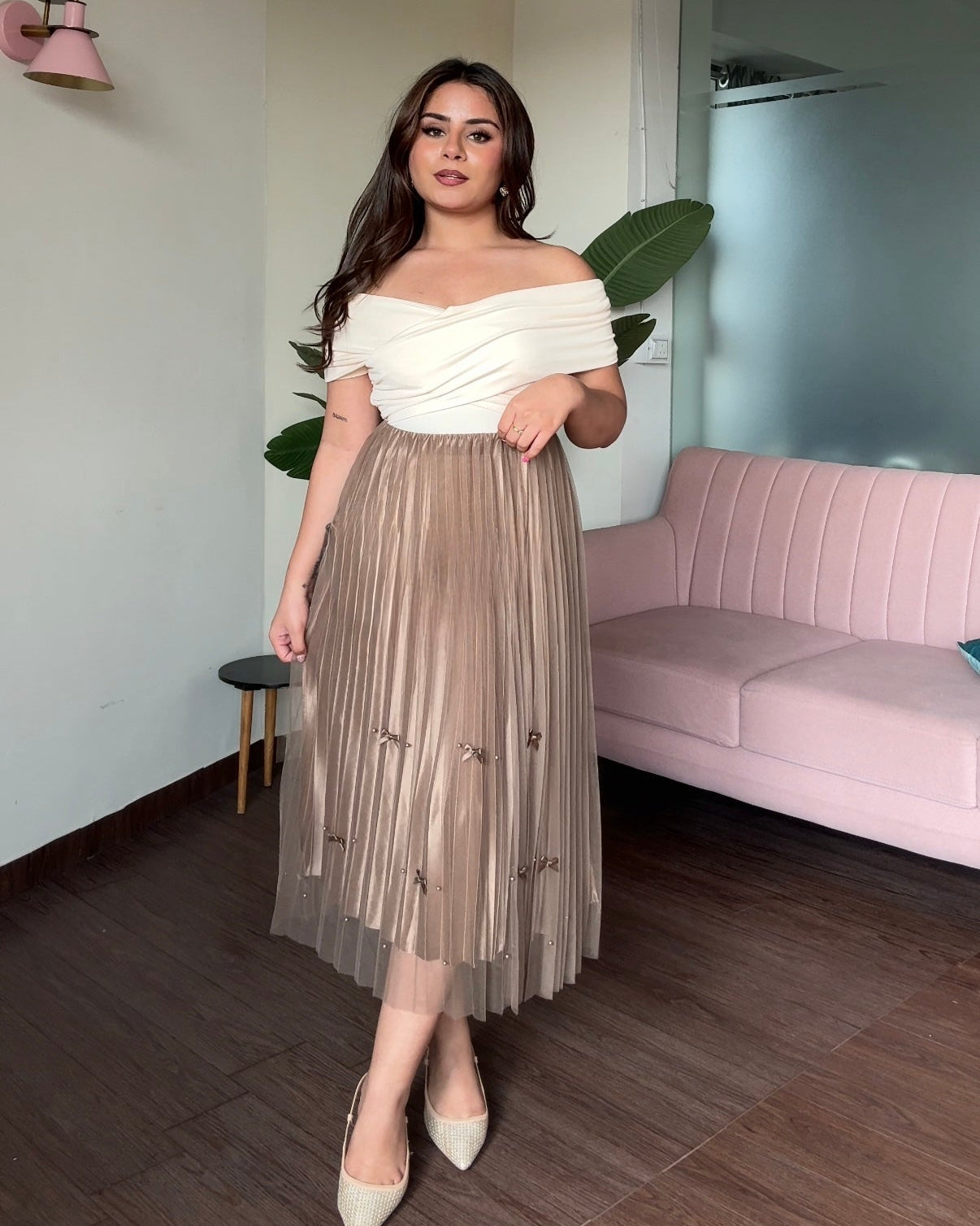 Netted Pleated Bow And Pearl Detailing Flared Midi Skirt