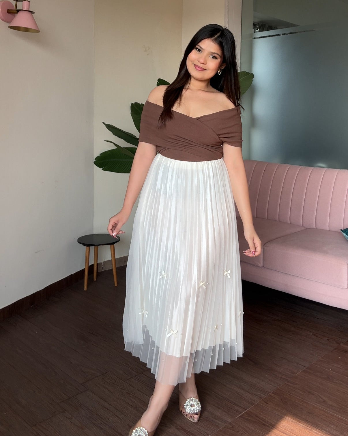 Netted Pleated Bow And Pearl Detailing Flared Midi Skirt