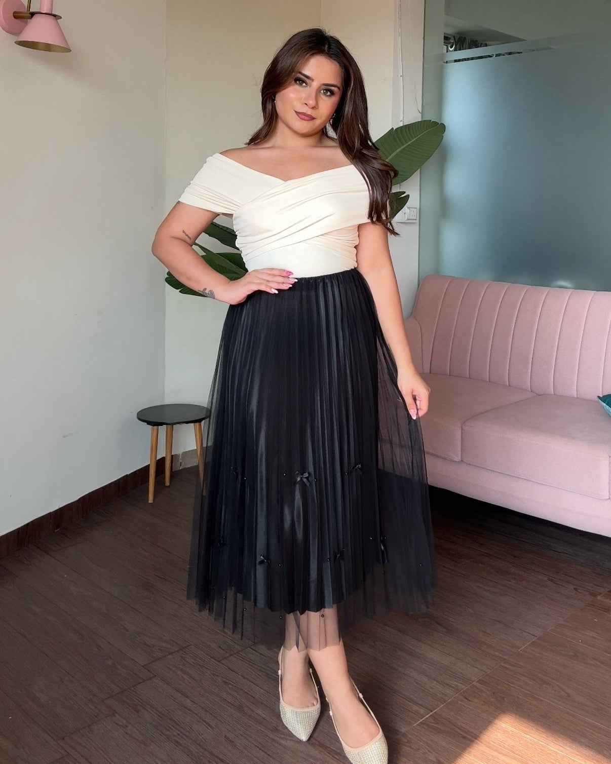 Netted Pleated Bow And Pearl Detailing Flared Midi Skirt