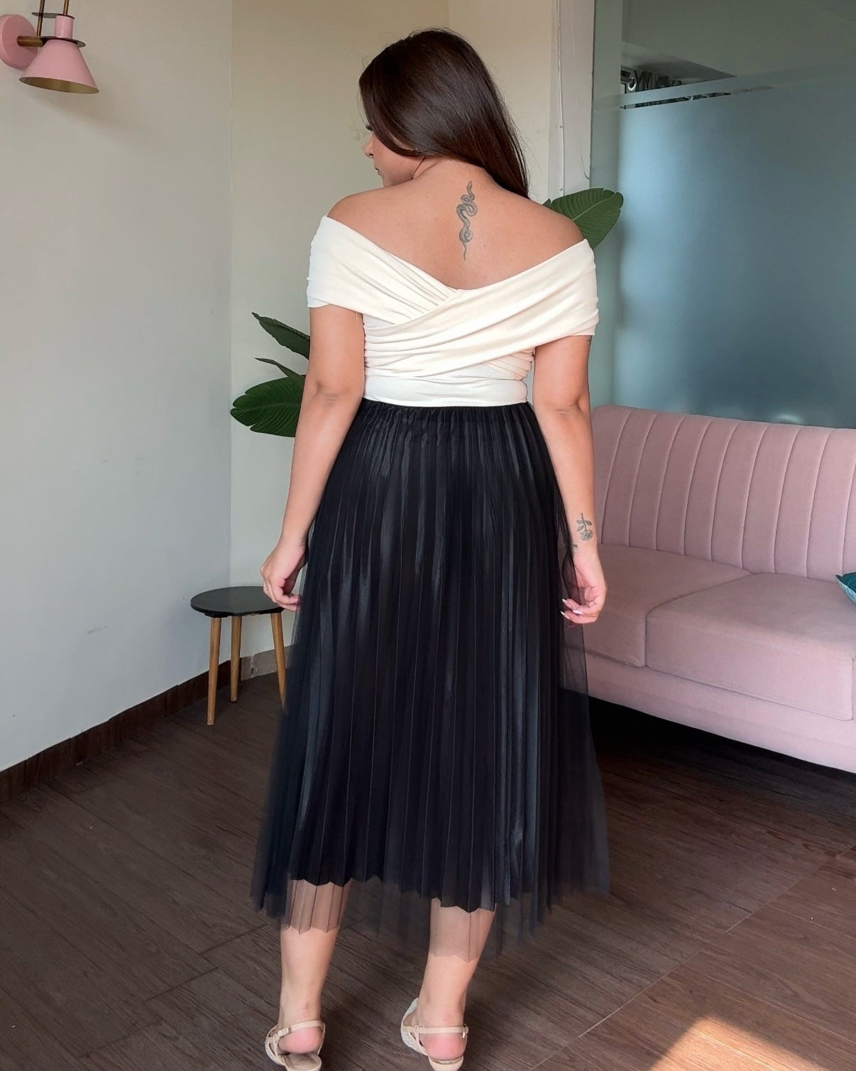 Netted Pleated Bow And Pearl Detailing Flared Midi Skirt