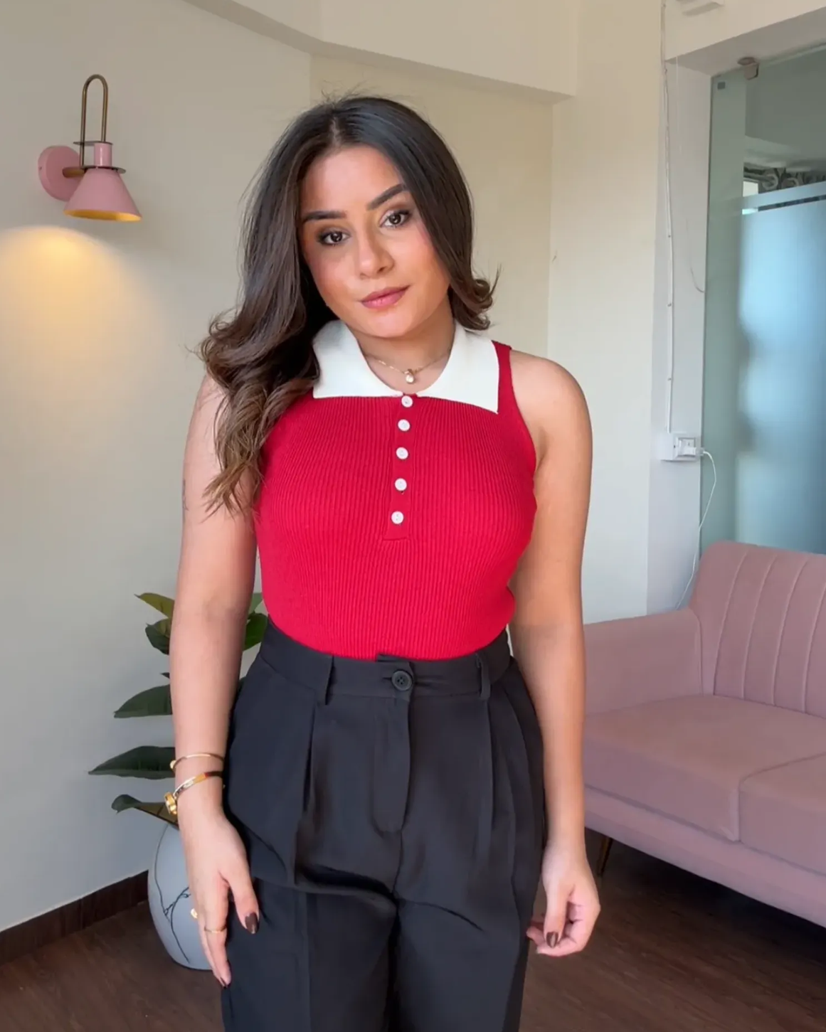 Sleeveless Contrast Collar Button Detail Top