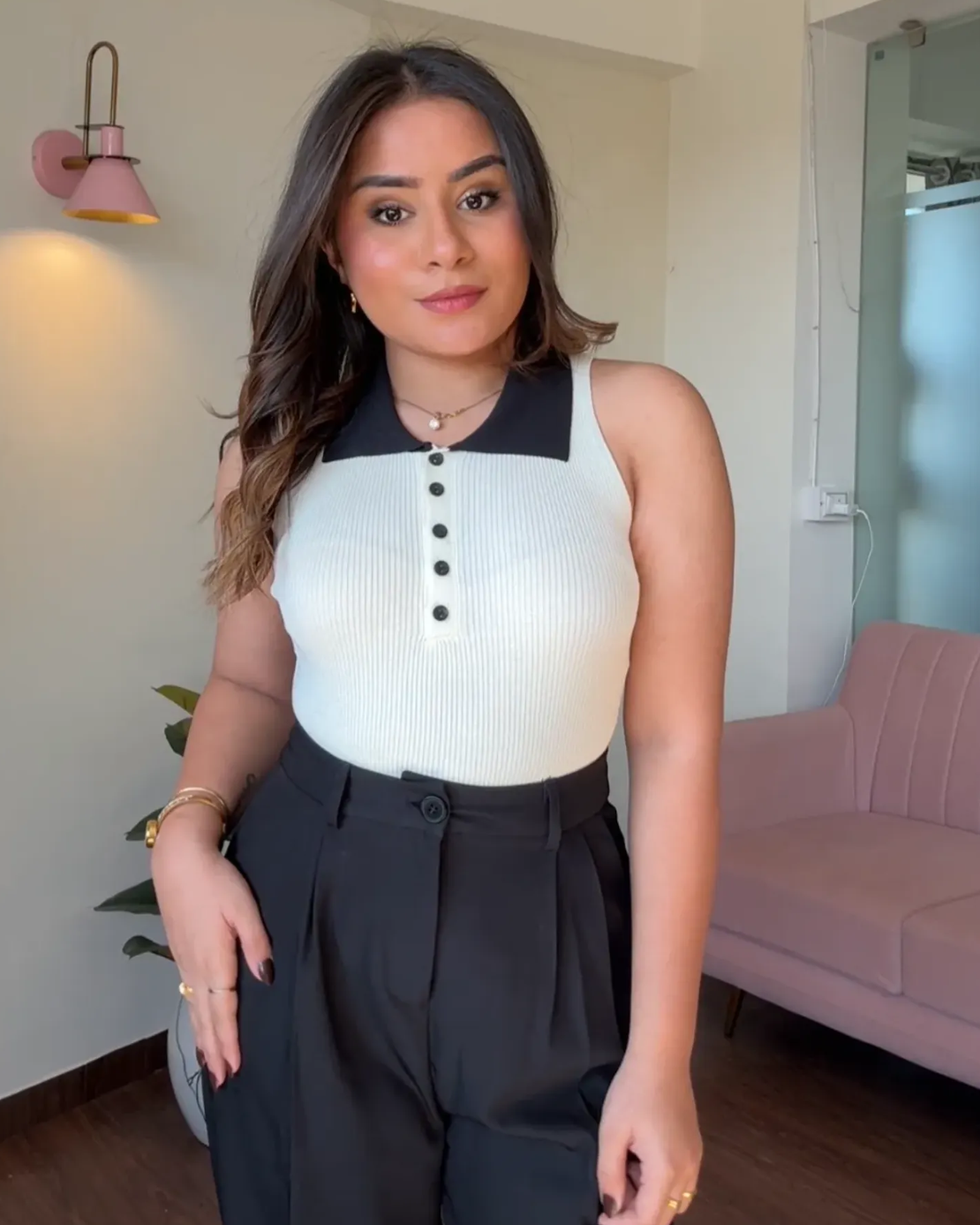 Sleeveless Contrast Collar Button Detail Top