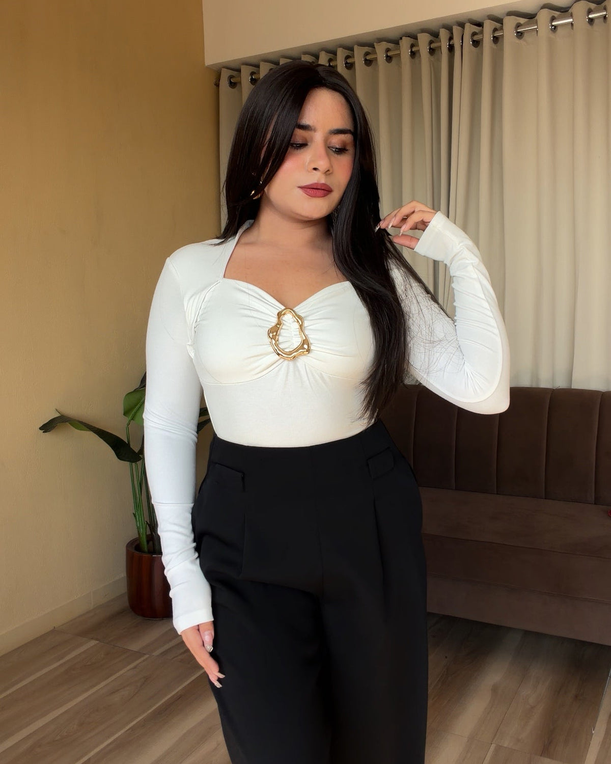 Sweetheart Neckline Golden Buckle Detailing Full Sleeves Top