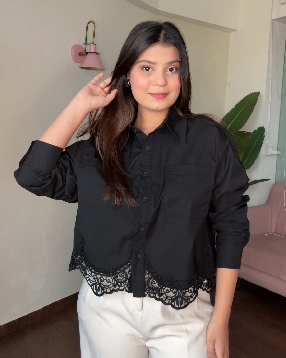 Lace Hem Detailed Cropped Shirt