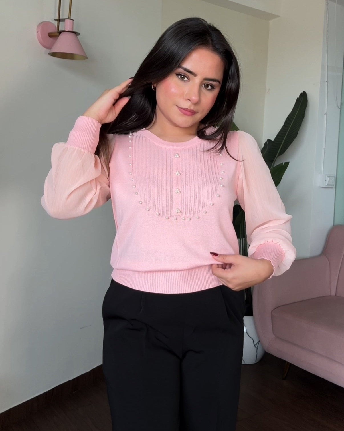 Pearl stuffed knitted full sleeves top