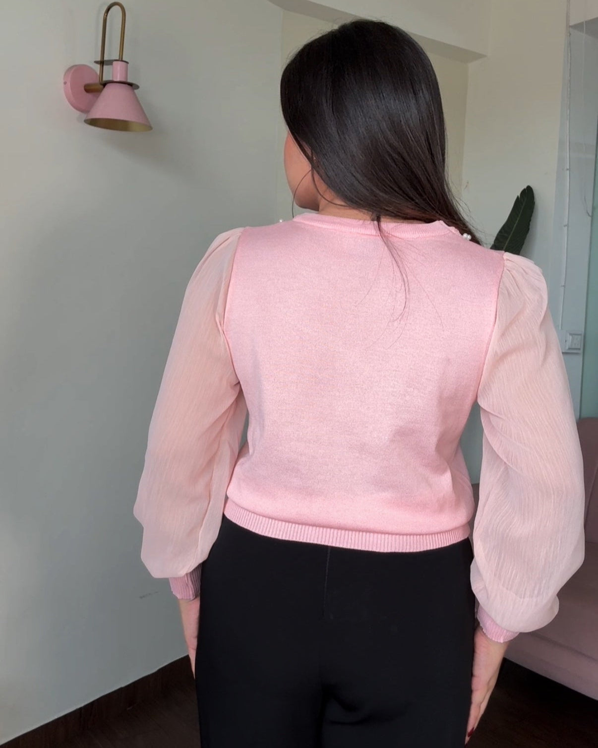 Pearl stuffed knitted full sleeves top