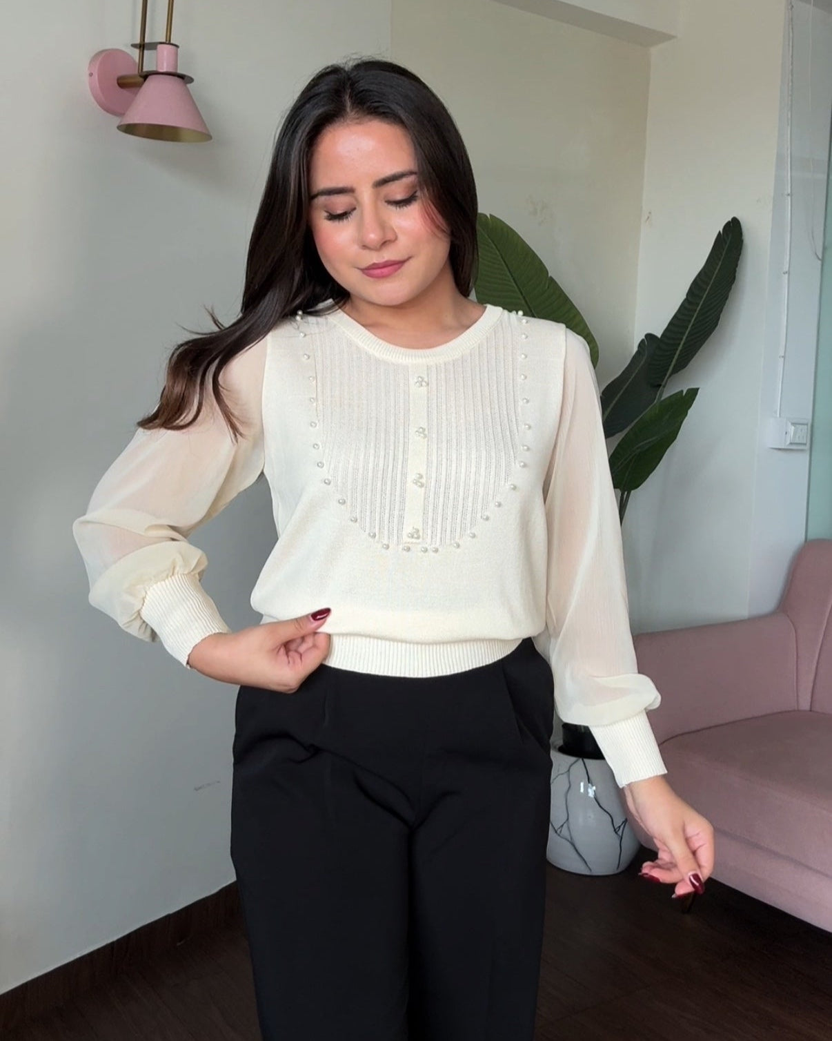 Pearl stuffed knitted full sleeves top