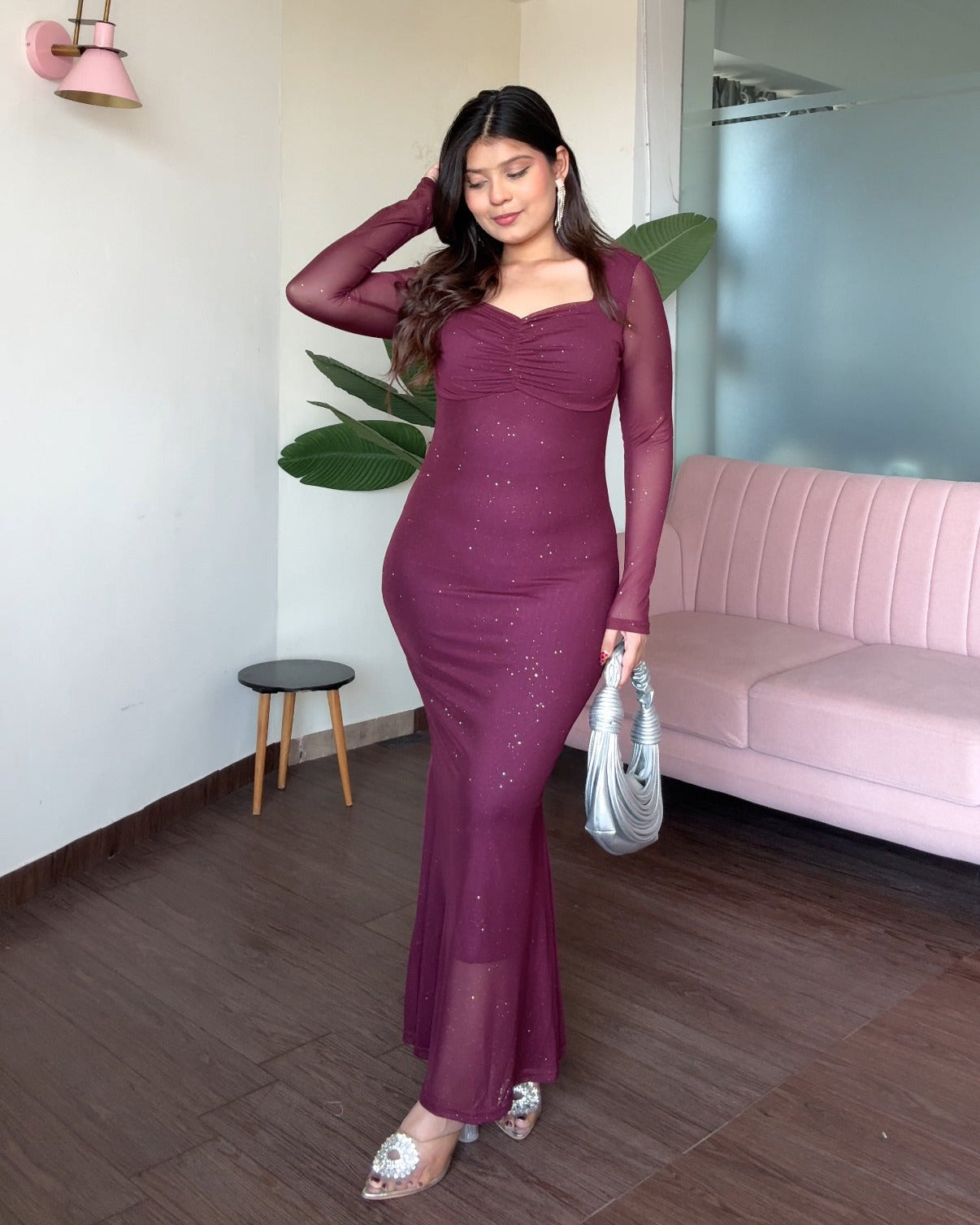 Sweetheart Neckline Shimmer Detailing Bodycon Mesh Midi Dress