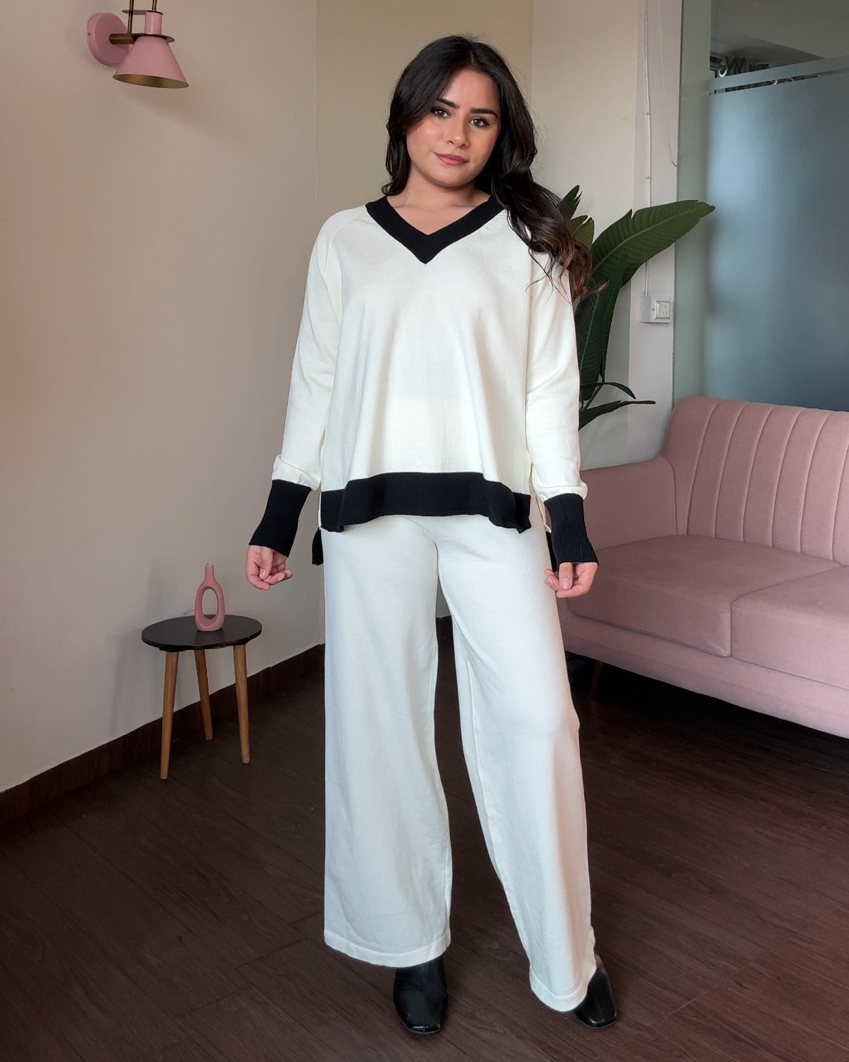 V Neck Contrast Collar Knitted Winter Co-ord Set