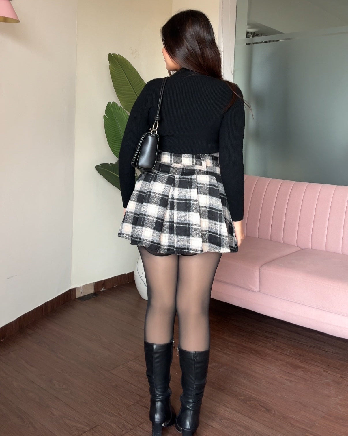 Woollen Checker Skirt With Belt