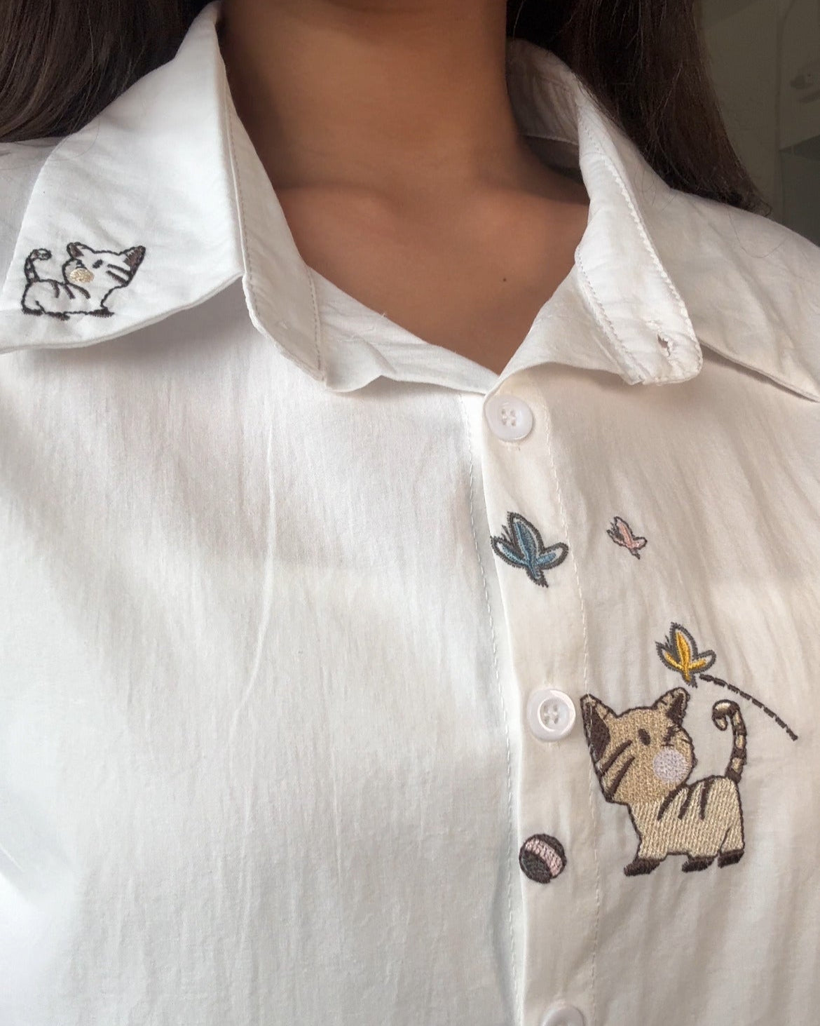 Cat Embroidered Solid White Cotton Cropped Shirt