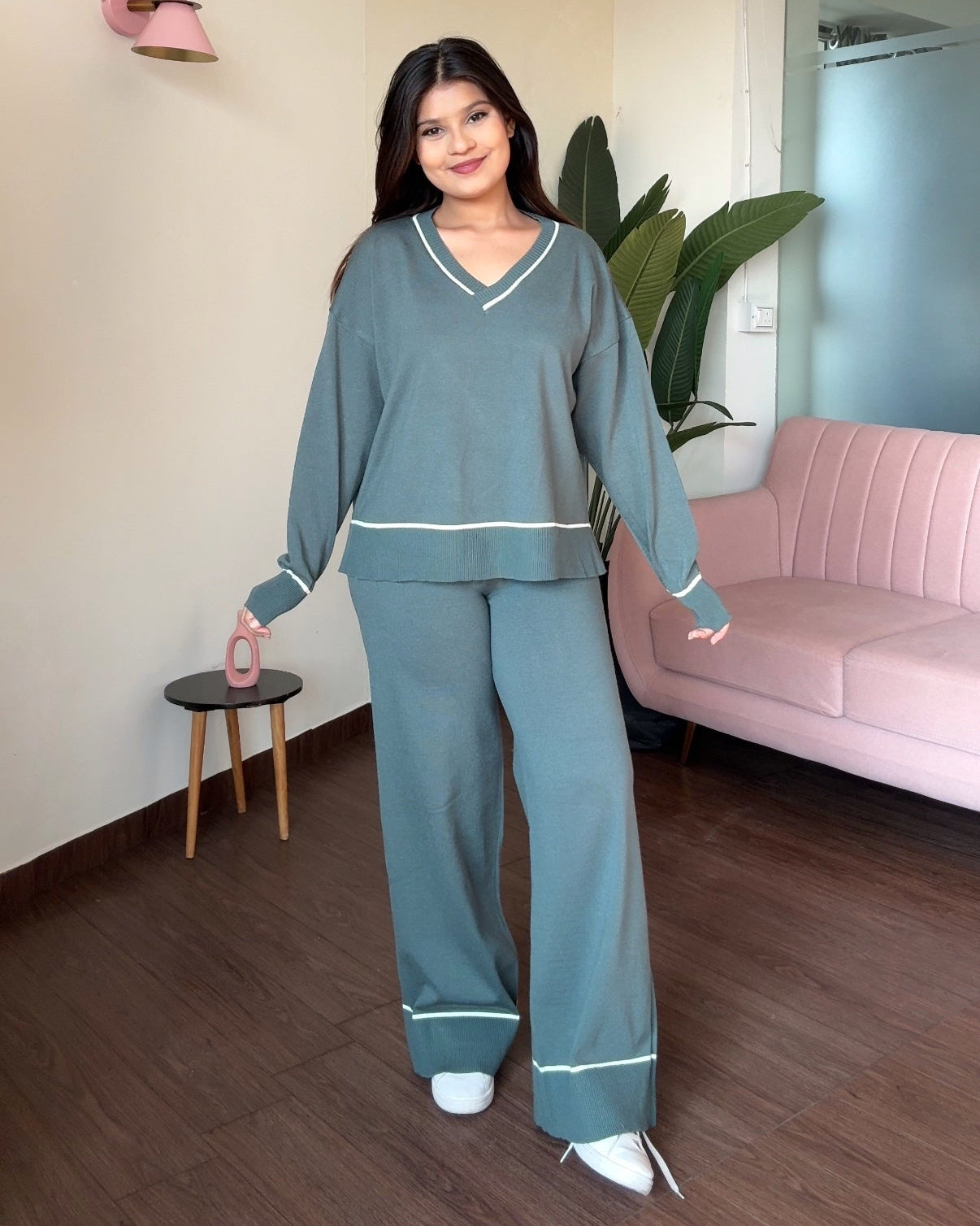 Contrast Hem Detailing V-Neck Co-ord Set