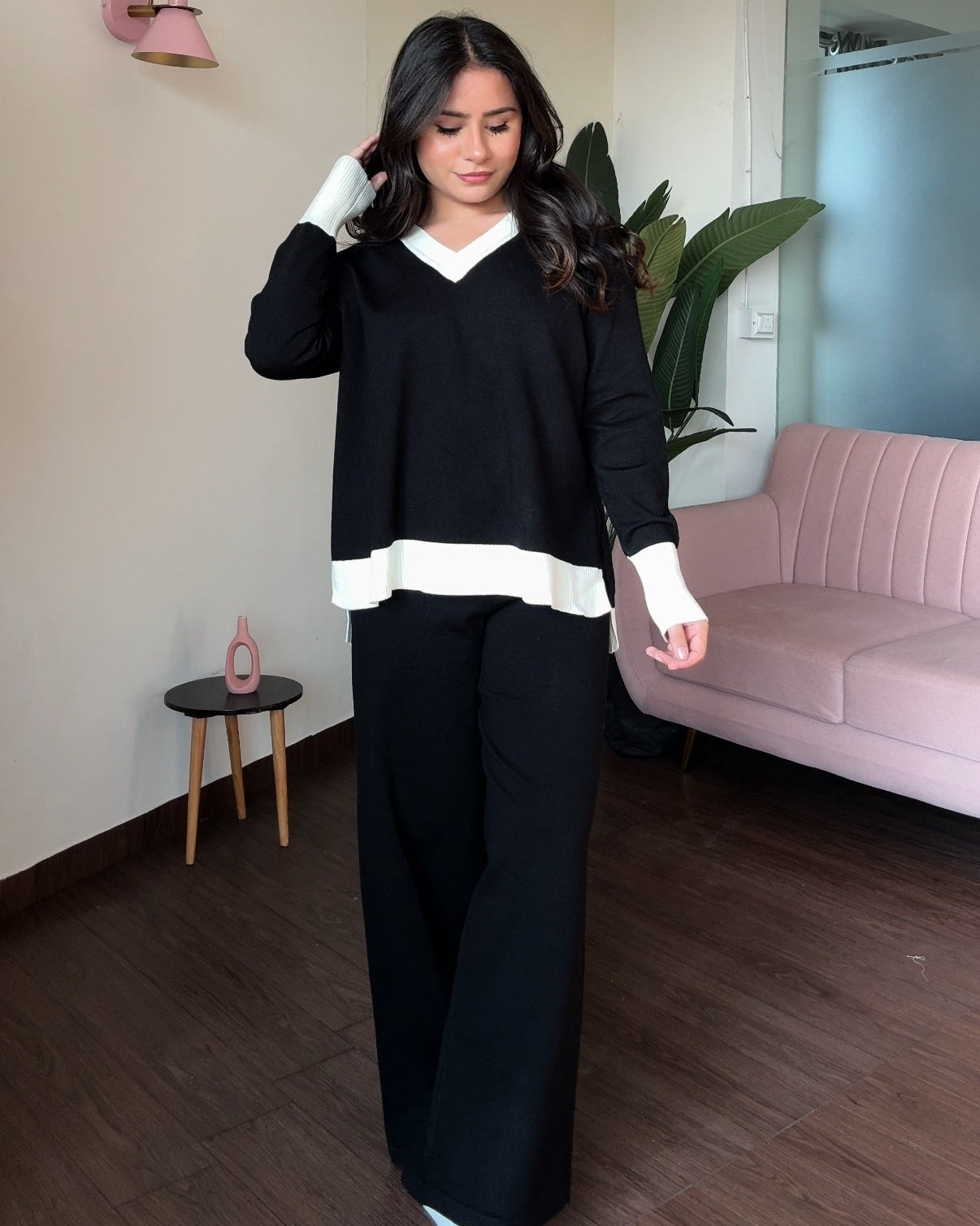 V-Neck Contrast Collar Knitted Winter Co-ord Set