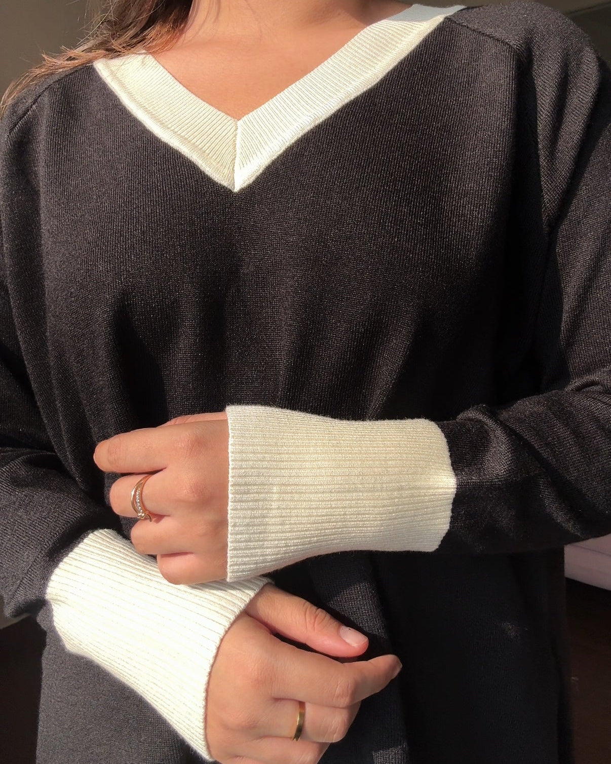 V-Neck Contrast Collar Knitted Winter Co-ord Set