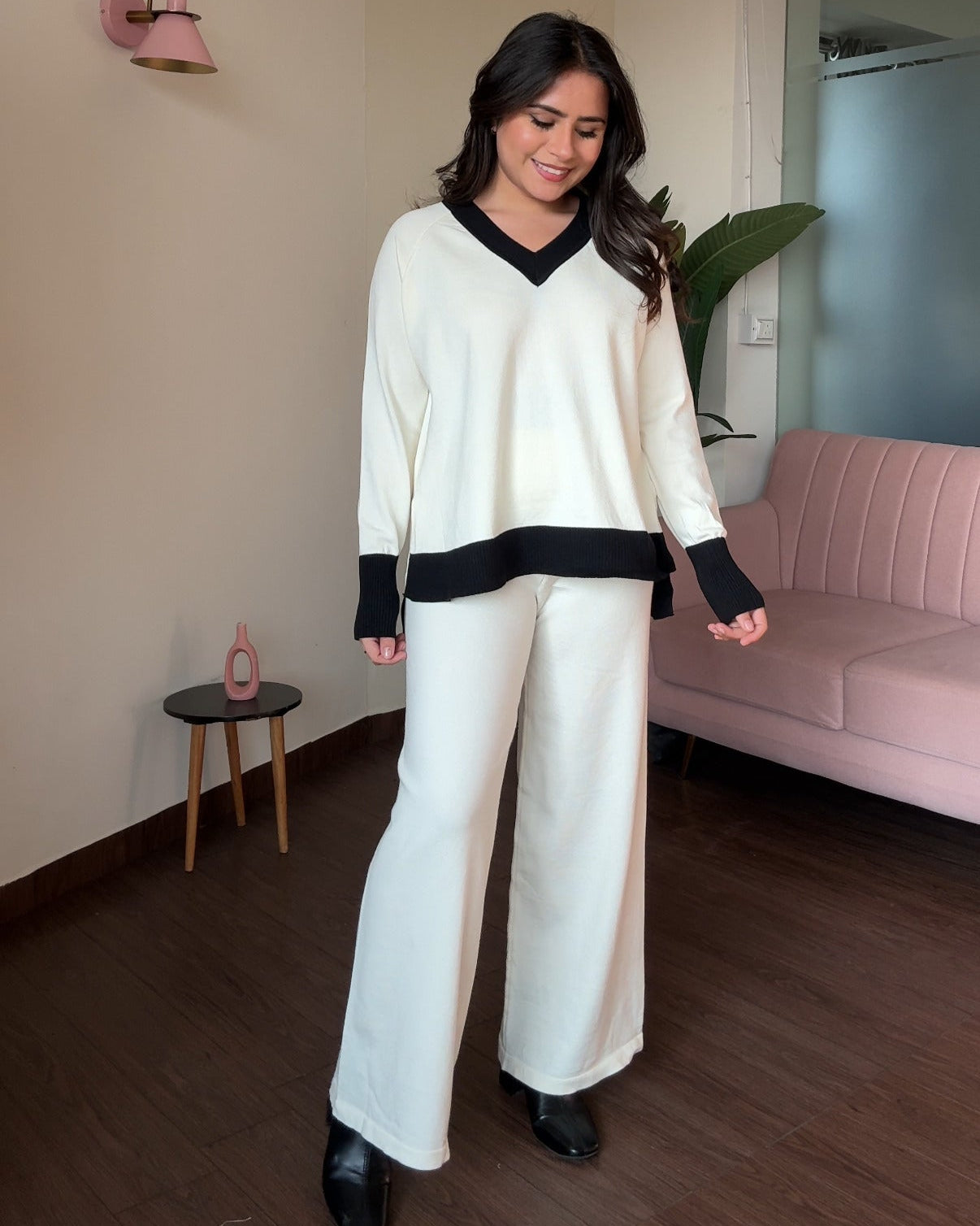 V-Neck Contrast Collar Knitted Winter Co-ord Set