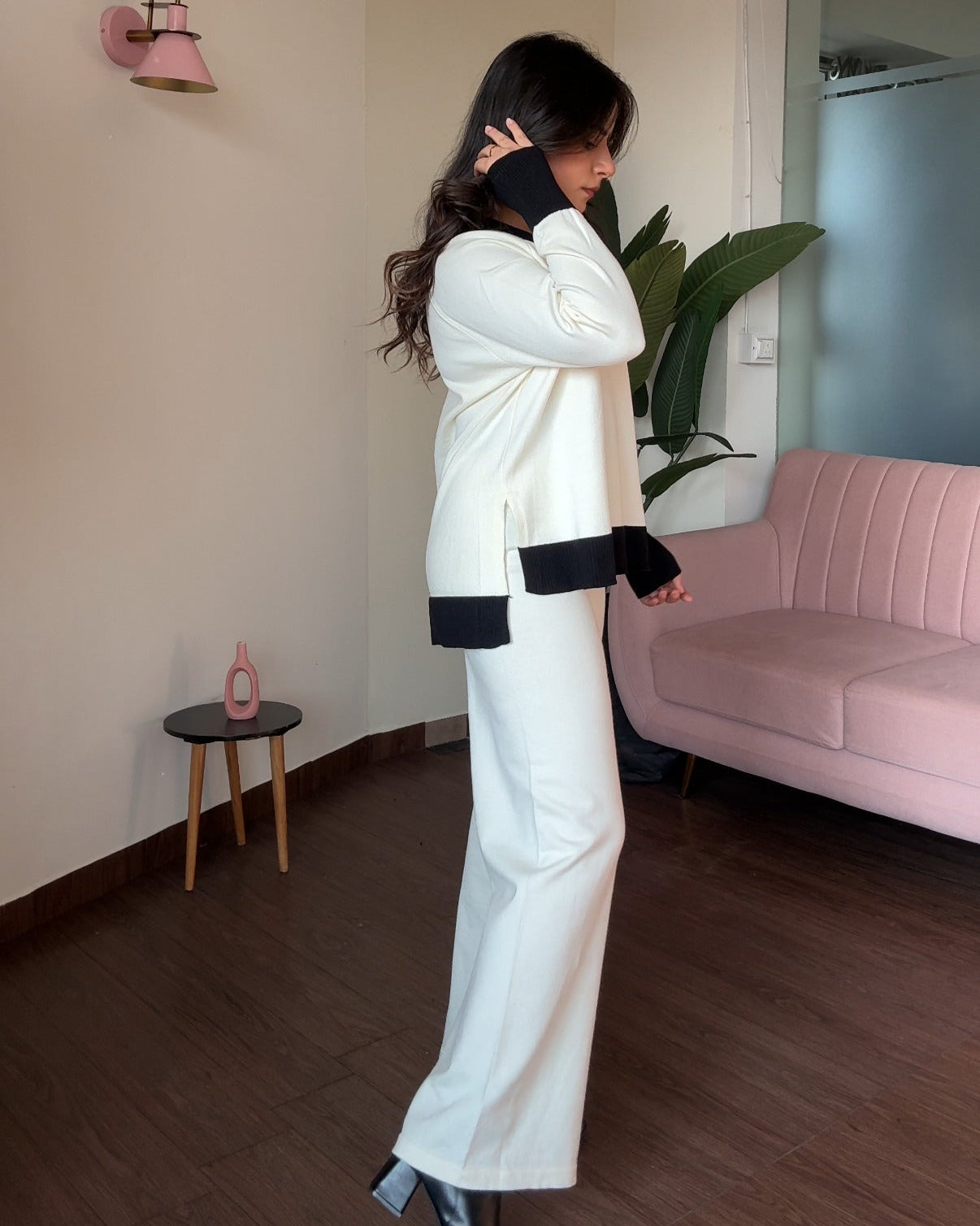 V-Neck Contrast Collar Knitted Winter Co-ord Set