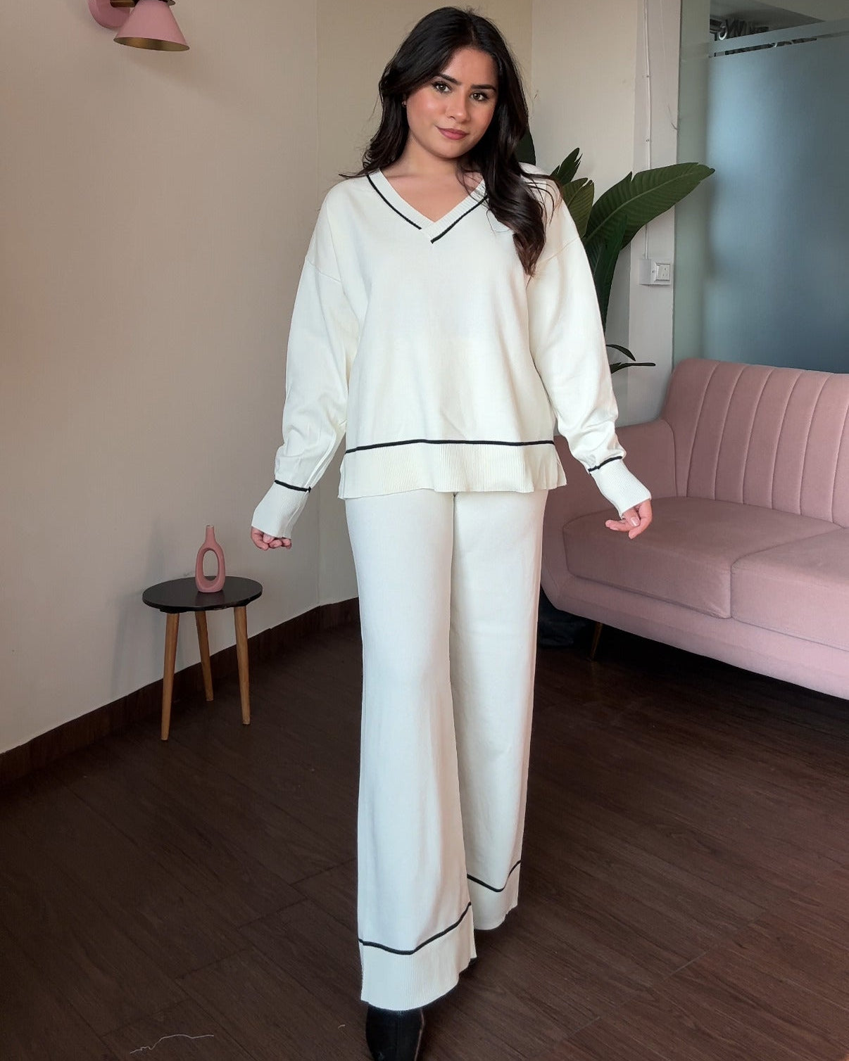 Contrast Hem Detailing V-Neck Co-ord Set