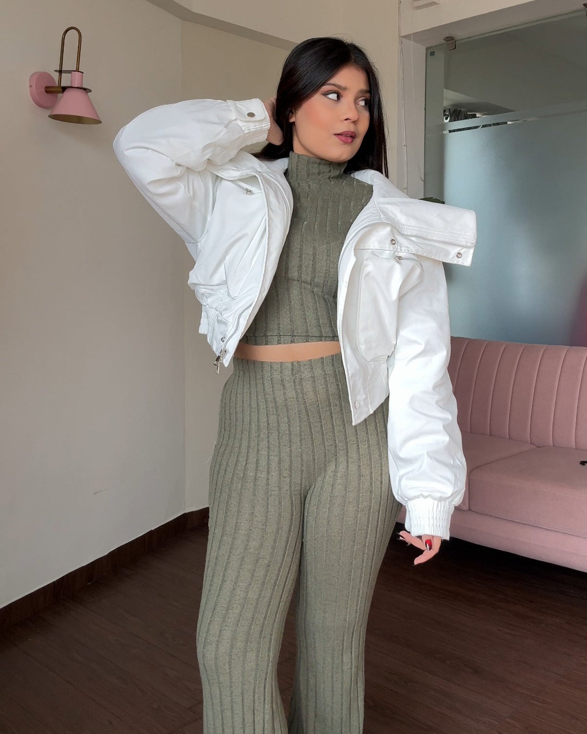 Cropped Zipper Detailing Puffer Jacket