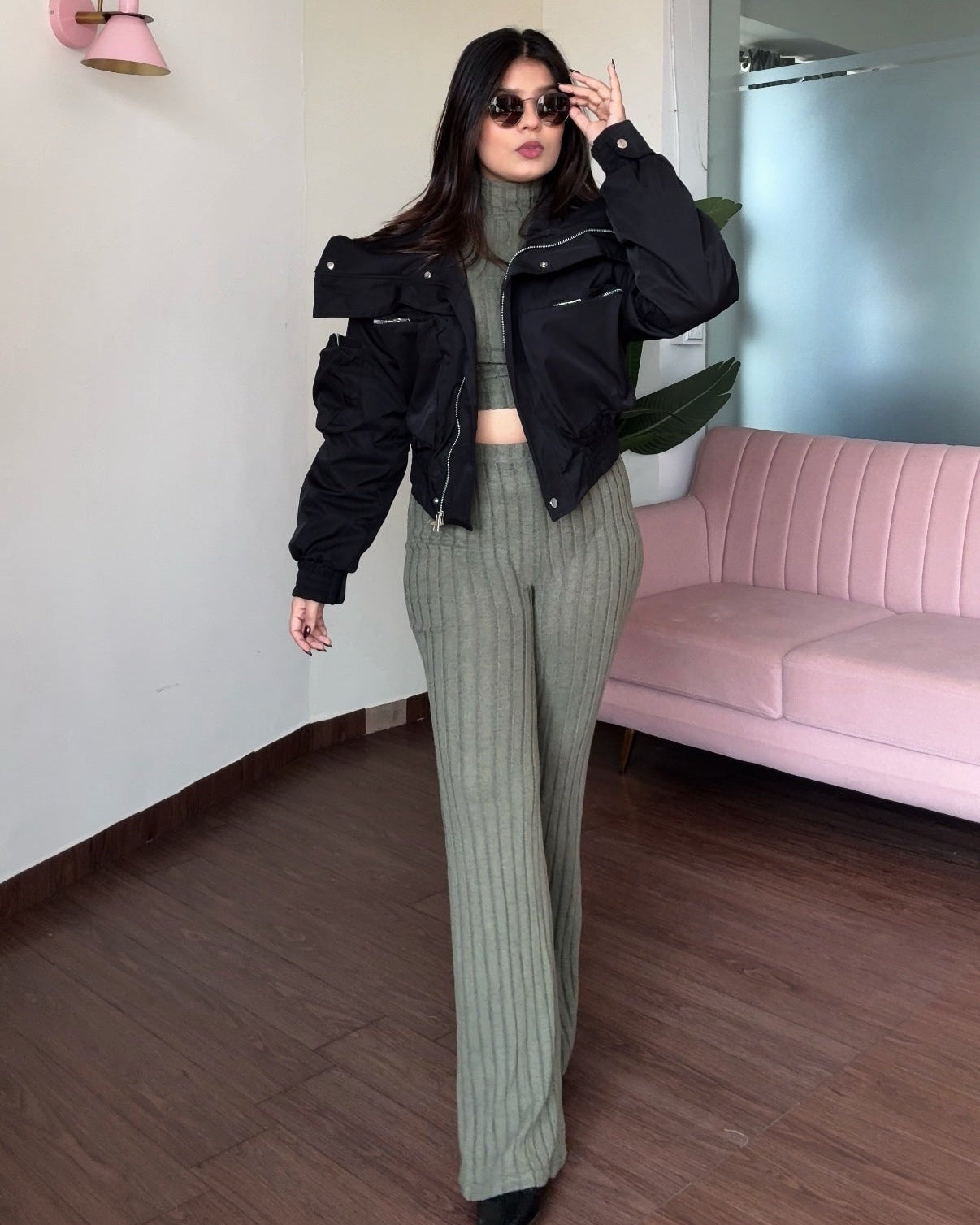 Cropped Zipper Detailing Puffer Jacket