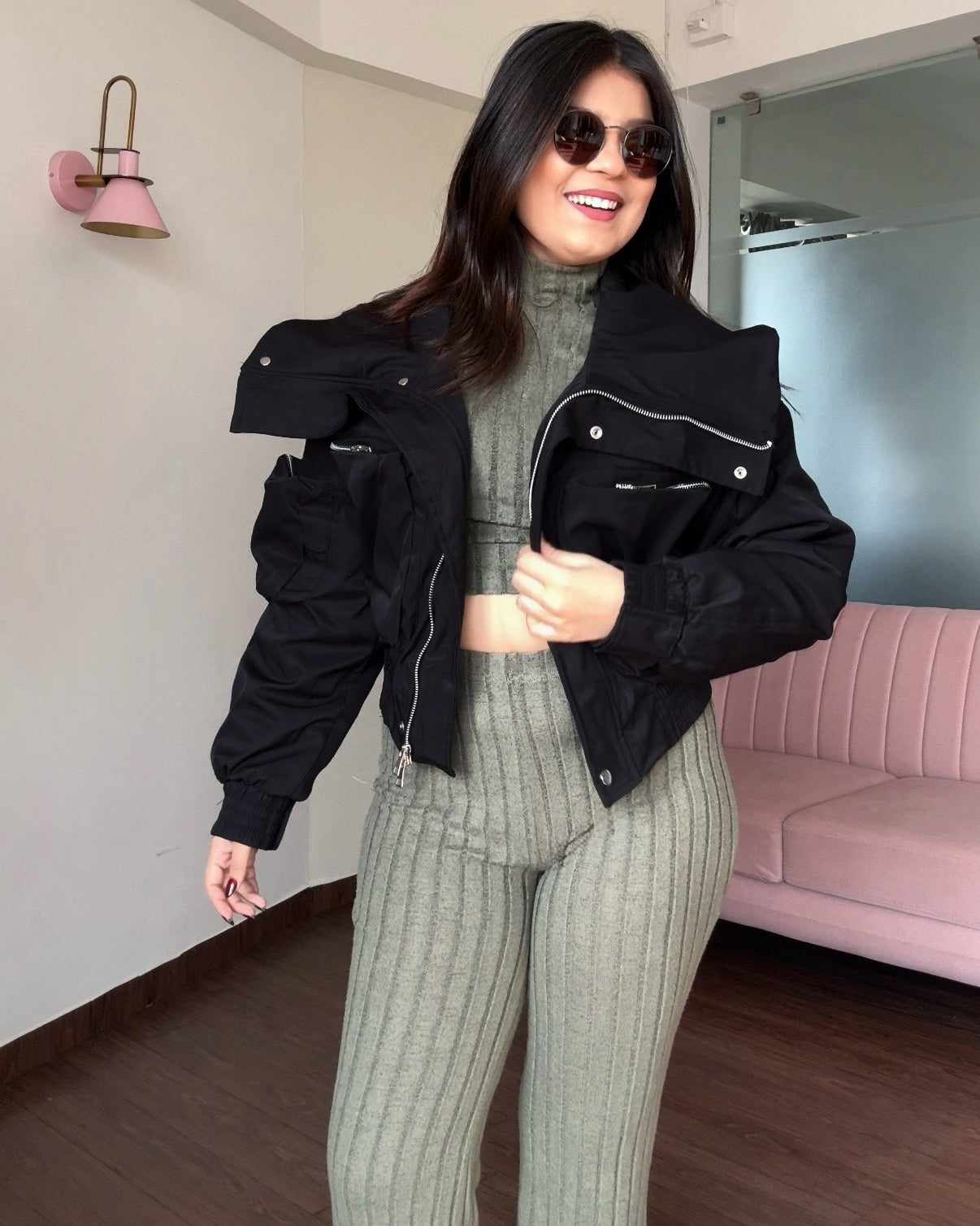 Cropped Zipper Detailing Puffer Jacket