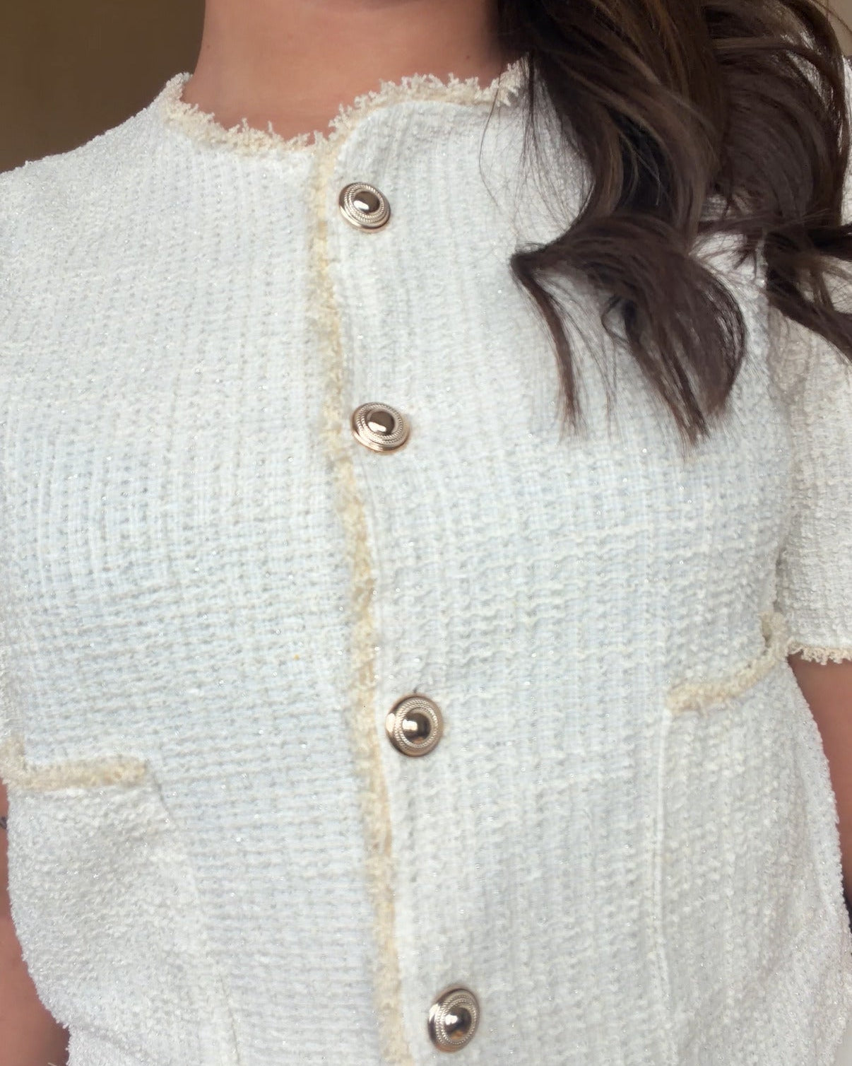 Off White Textured Cut Sleeve Vest Detailing Top