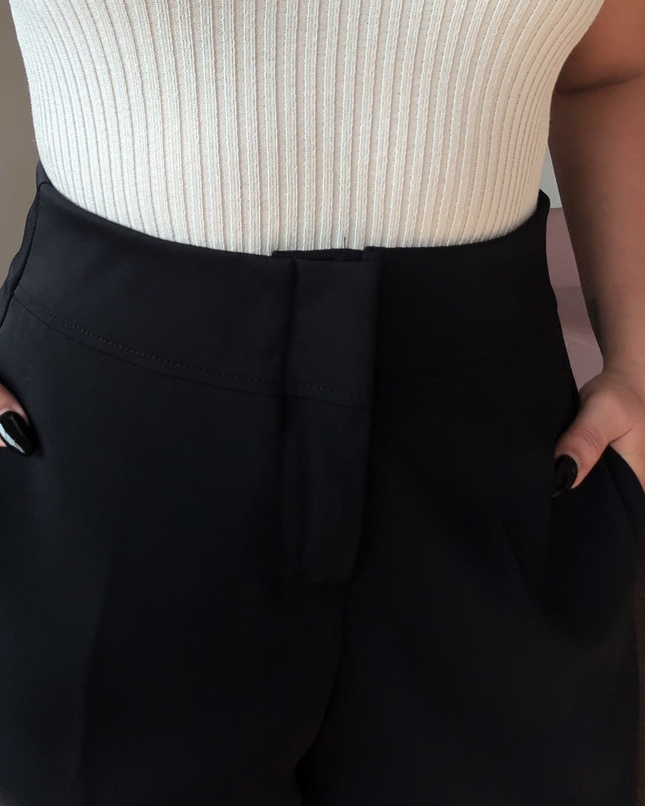 Solid Wide Legged Tailored Trouser