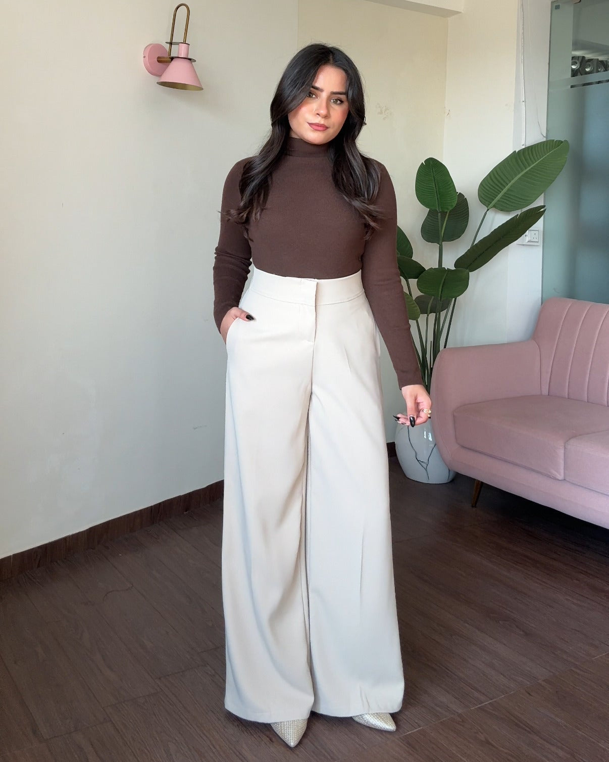 Solid Wide Legged Tailored Trouser