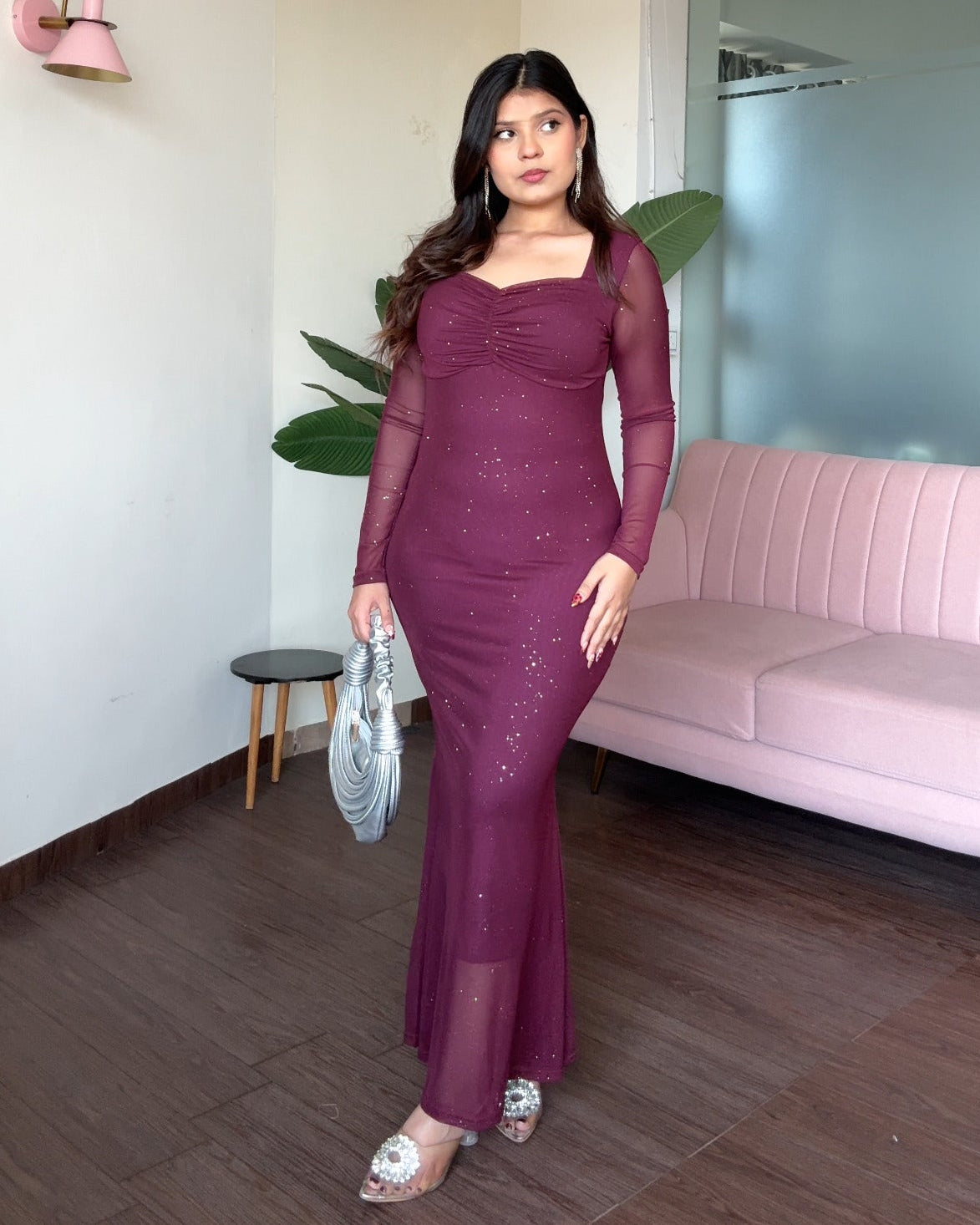 Sweetheart Neckline Shimmer Detailing Bodycon Mesh Midi Dress