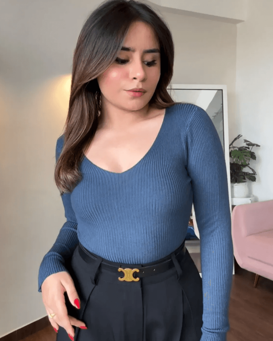 V Neck Ribbed Knitted Top