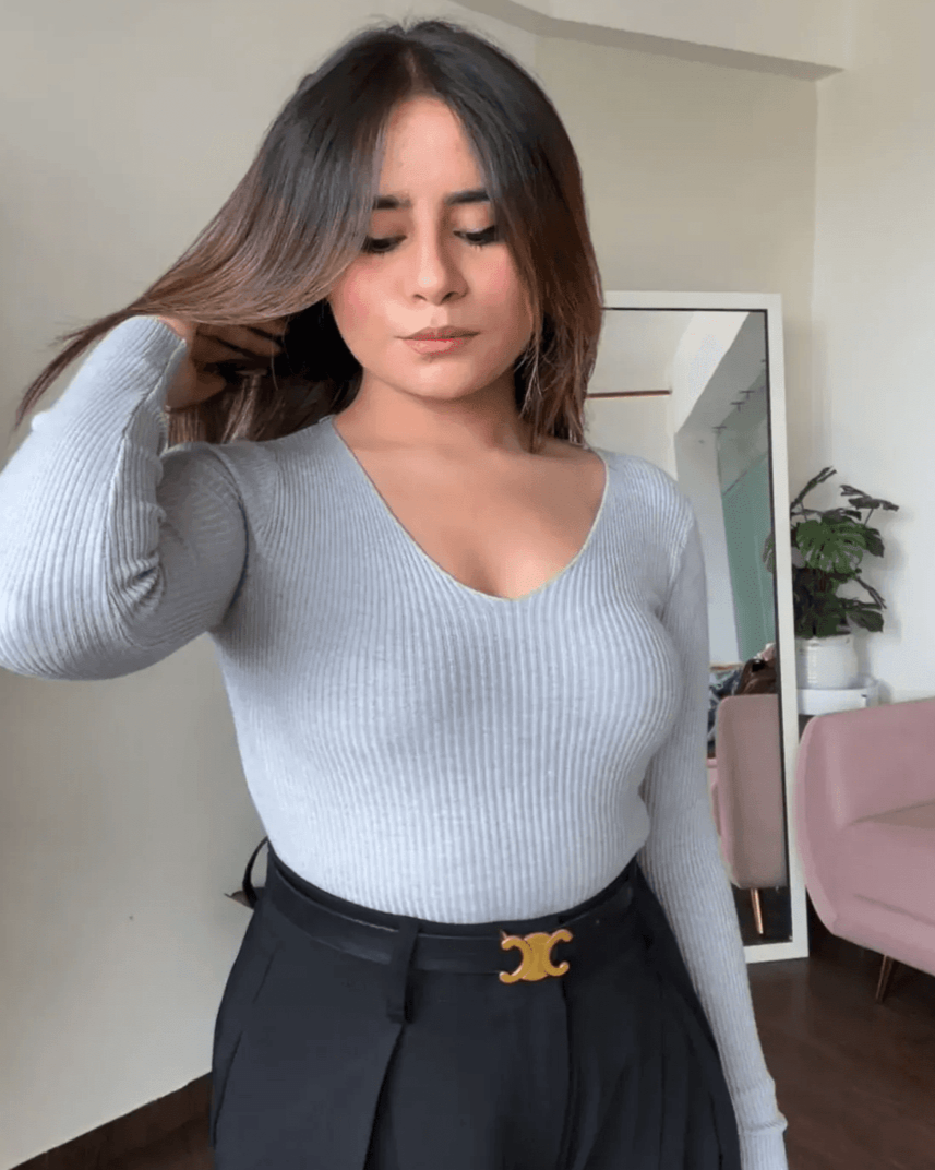 V Neck Ribbed Knitted Top