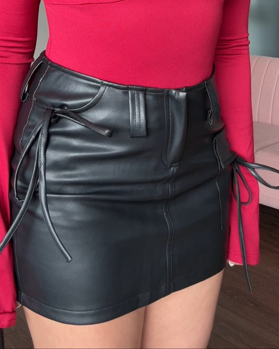 Bow-Detailed Black Mini Leather Skirt