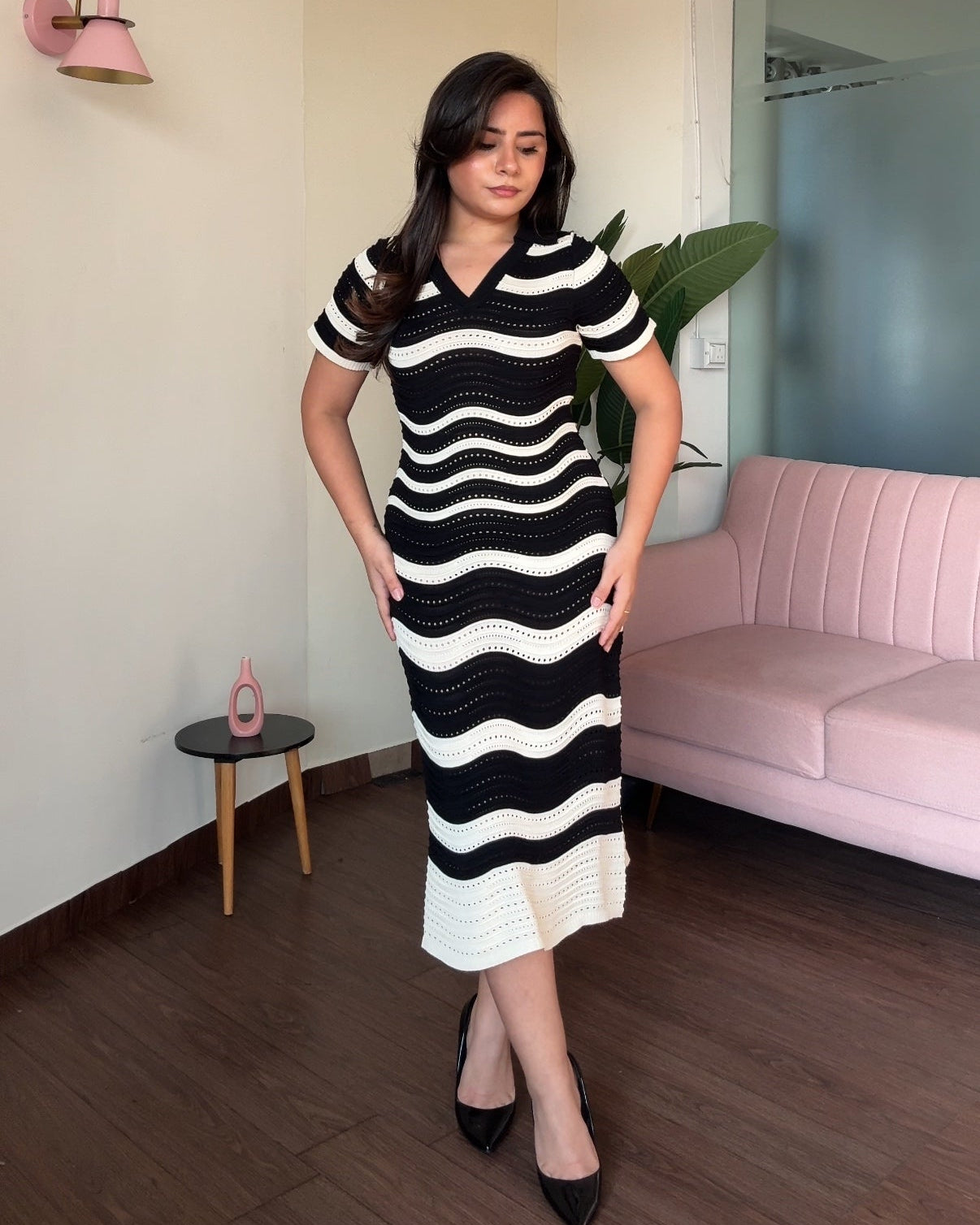 Textured Cut Work Detailing Colour Block Wavy Midi Dress