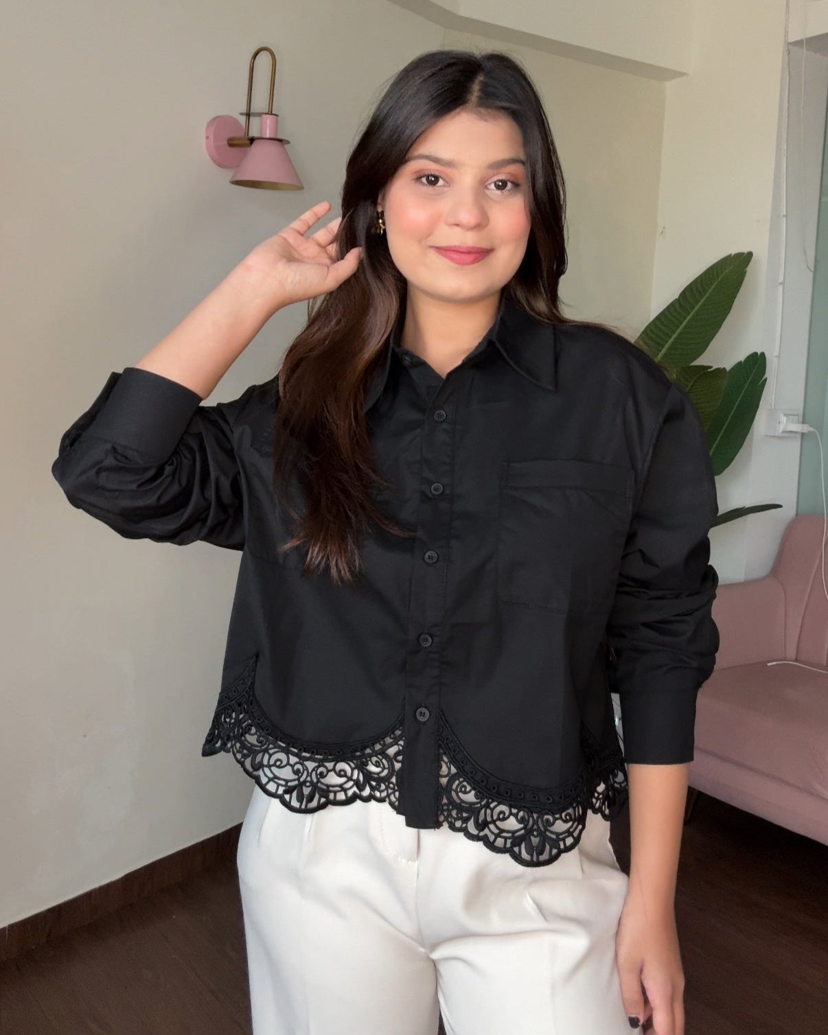 Lace Hem Detailed Cropped Shirt