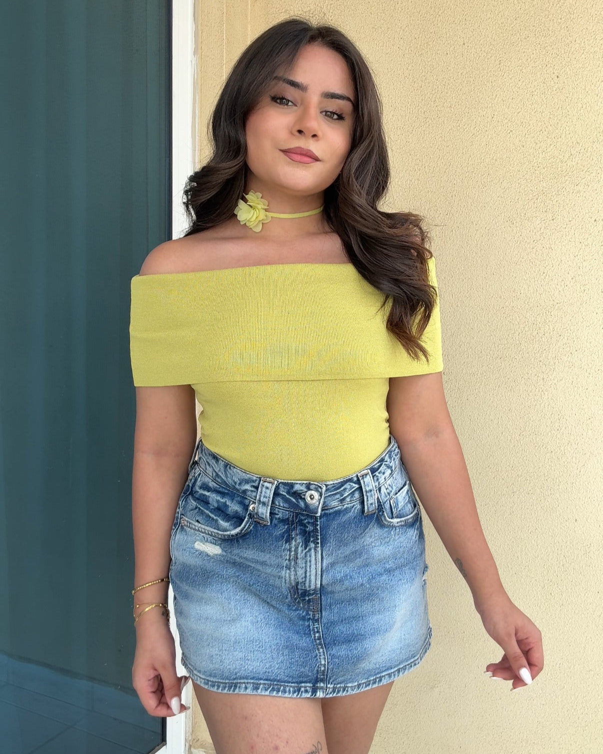 Off Shoulder Solid Top With Chocker