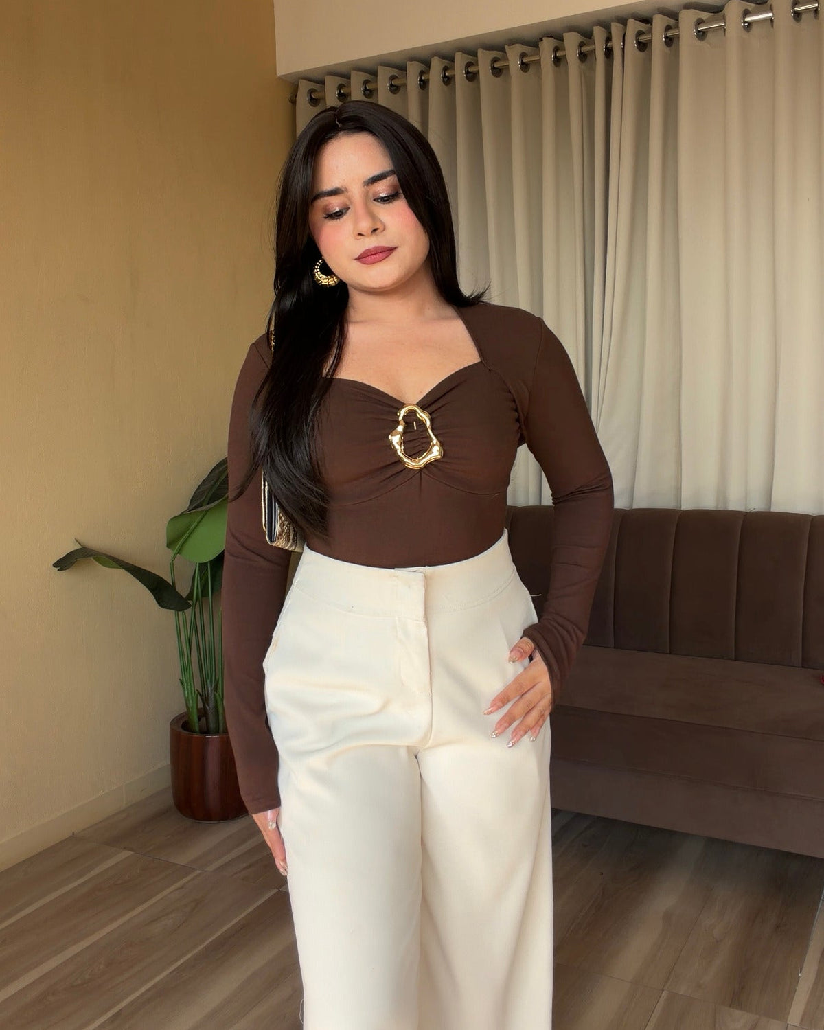 Sweetheart Neckline Golden Buckle Detailing Full Sleeves Top